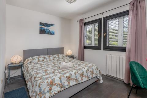 OPATIJA, POBRI- Haus 170 m2 mit Pool, Garage und Meerblick