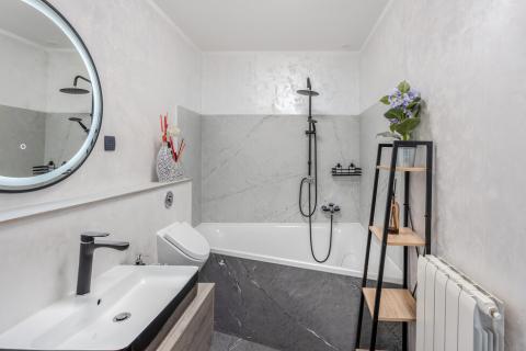 OPATIJA, POBRI- Haus 170 m2 mit Pool, Garage und Meerblick