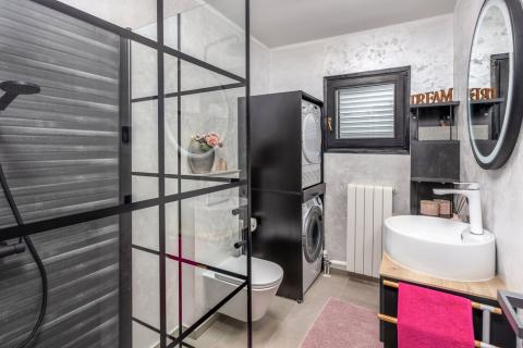 OPATIJA, POBRI- Haus 170 m2 mit Pool, Garage und Meerblick