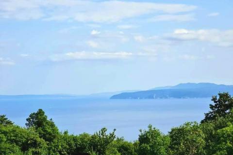 Opatija - Veprinac - kuća s dva stana s pogledom na more