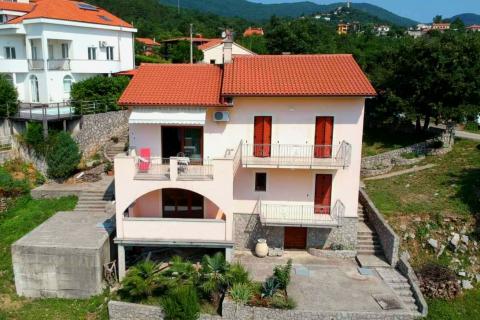 Opatija - Veprinac - kuća s dva stana s pogledom na more