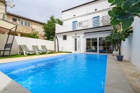 Huis Valkarin, Poreč, 204m2