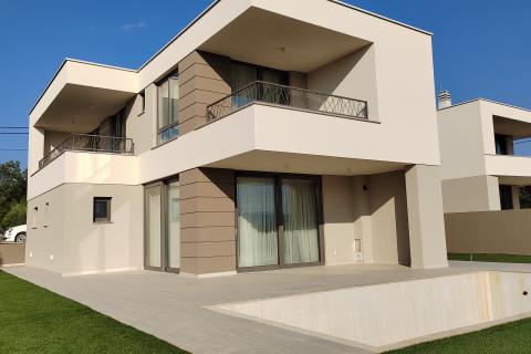 Otok Krk, nova villa sa bazenom na odličnoj lokaciji