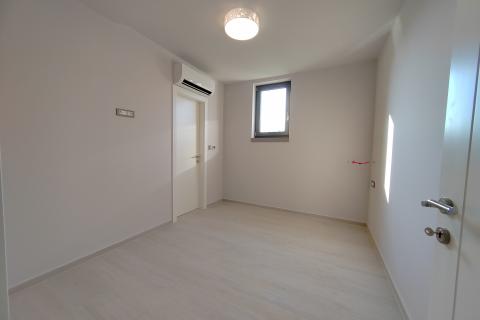 Otok Krk, villa u novogradnji s bazenom na odličnoj lokaciji