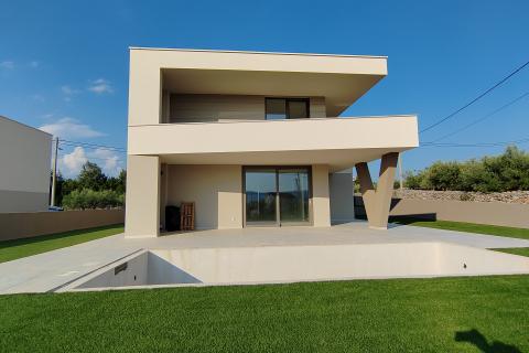 Otok Krk, villa u novogradnji s bazenom na odličnoj lokaciji