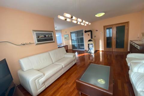 Kastav, Rešetari-trosoban stan s pogledom na more,parking