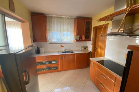 Kastav, Rešetari-trosoban stan s pogledom na more,parking