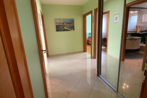 Kastav, Rešetari-trosoban stan s pogledom na more,parking