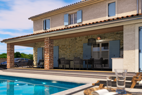 Istra, Krnica - građevinsko zemljište sa pravomoćnom građevinskom dozvolom