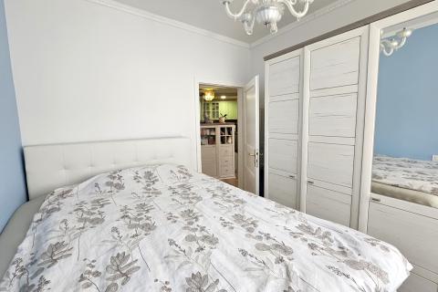 Istra, Buje, renovirani trosoban stan