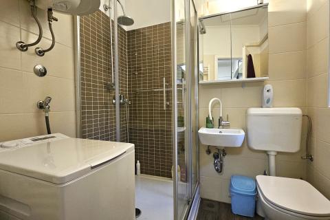 Istra, Buje, renovirani trosoban stan