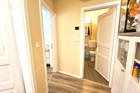 Istra, Buje, renovirani trosoban stan