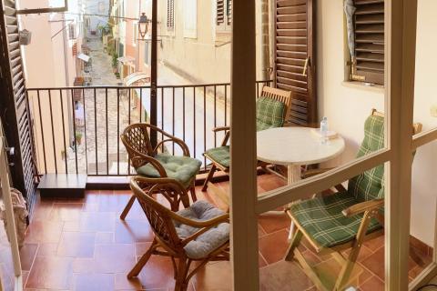 VRSAR, centar- kuća s 4 apartmana