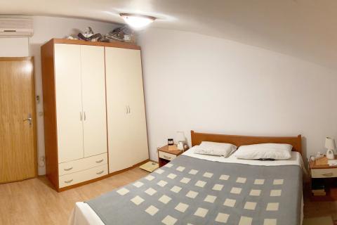 VRSAR, centar- kuća s 4 apartmana