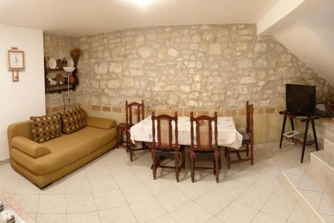 VRSAR, centar- kuća s 4 apartmana