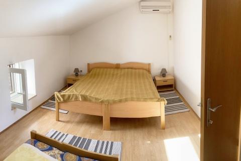 VRSAR, centar- kuća s 4 apartmana