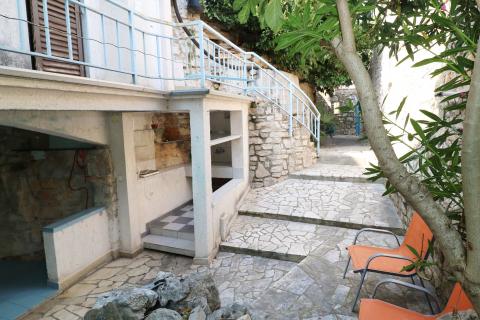 VRSAR, centar- kuća s dvorištem