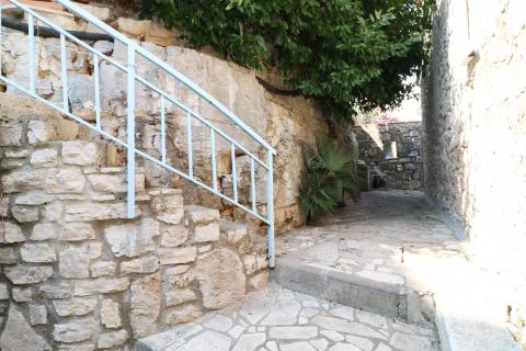 VRSAR, centar- kuća s dvorištem