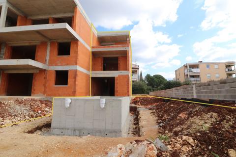 POREČ-kuća s bazenom i pogledm na more, novogradnja