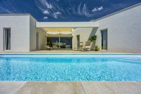 OTOK KRK-GRAD KRK,bliža okolica mode3rna villa na prodaju 