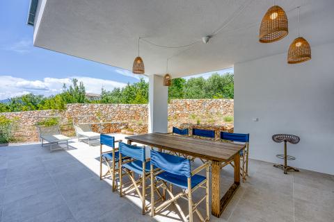 OTOK KRK-GRAD KRK,bliža okolica mode3rna villa na prodaju 