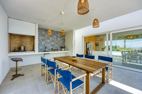 OTOK KRK-GRAD KRK,bliža okolica mode3rna villa na prodaju 