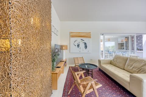 OTOK KRK-GRAD KRK,bliža okolica mode3rna villa na prodaju 