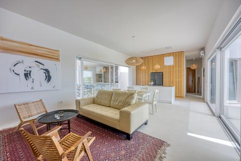 OTOK KRK-GRAD KRK,bliža okolica mode3rna villa na prodaju 