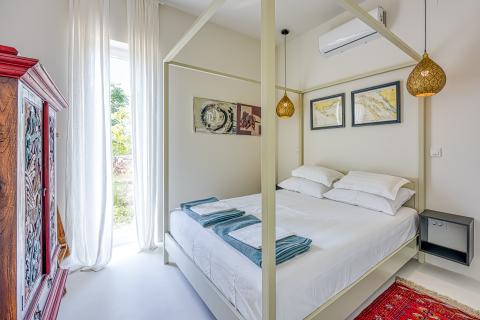 OTOK KRK-GRAD KRK,bliža okolica mode3rna villa na prodaju 