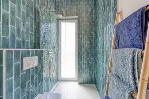 OTOK KRK-GRAD KRK,bliža okolica mode3rna villa na prodaju 