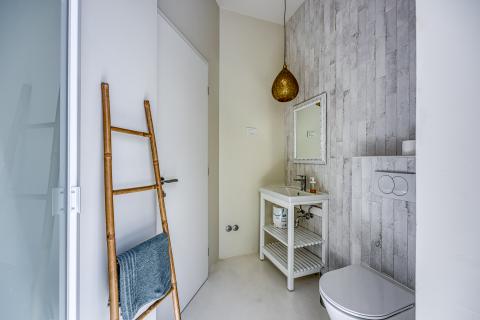 OTOK KRK-GRAD KRK,bliža okolica mode3rna villa na prodaju 