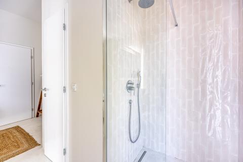 OTOK KRK-GRAD KRK,bliža okolica mode3rna villa na prodaju 