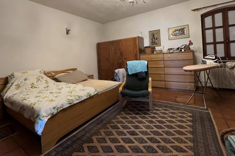 Umag, okolica - Samostojeća kuća na velikoj okućnici od 4 hektara