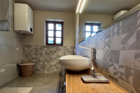 Umag, okolica - Samostojeća kuća na velikoj okućnici od 4 hektara