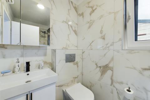 Istra,Krnica-kuća s bazenom i velikom okućnicom-najam