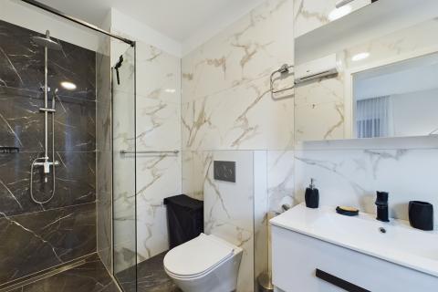 Istra,Krnica-kuća s bazenom i velikom okućnicom-najam