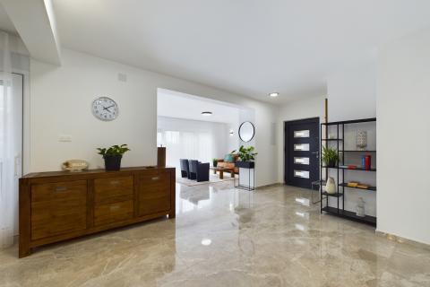 Istra,Krnica-kuća s bazenom i velikom okućnicom-najam