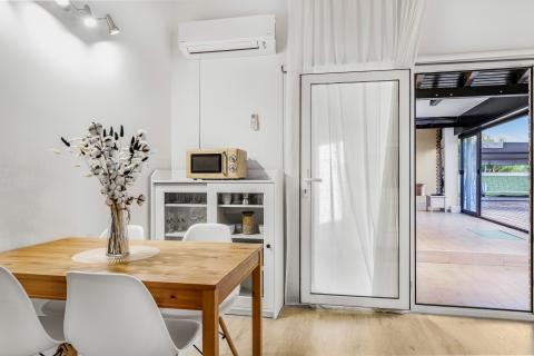 Istra, Pomer - kuća sa 5 apartmana