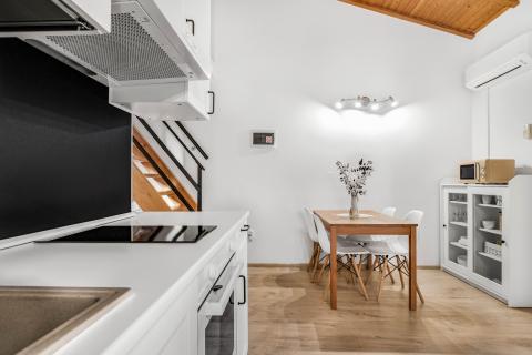 Istra, Pomer - kuća sa 5 apartmana