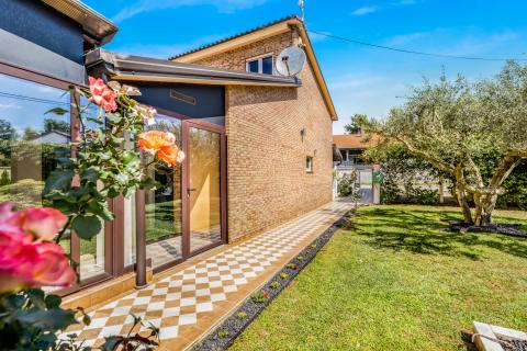 Istra, Pomer - kuća sa 5 apartmana