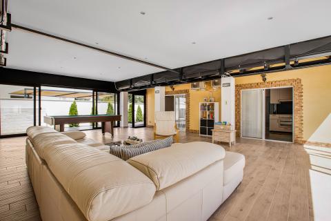 Istra, Pomer - kuća sa 5 apartmana