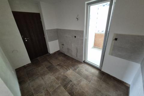 Poreč, centar, trosoban stan, 300 m od mora sa tri balkona