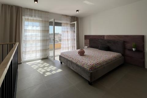 Istra, Novigrad - kuća u nizu s četiri spavaće sobe i pogledom na more