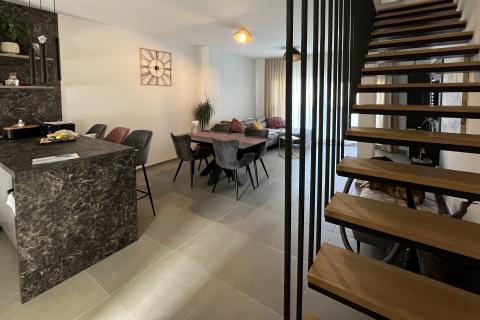 Istra, Novigrad - kuća u nizu s četiri spavaće sobe i pogledom na more