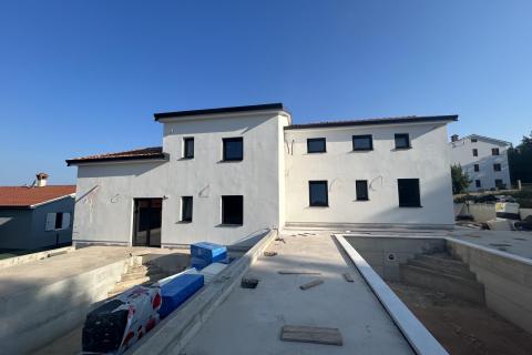 Višnjan, dvojna kuća sa pogledom na more