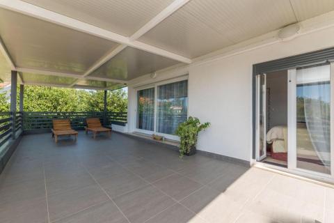 Poreč, okolica,  kuća sa pogledom na more