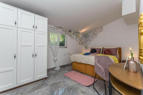 Poreč, okolica,  kuća sa pogledom na more