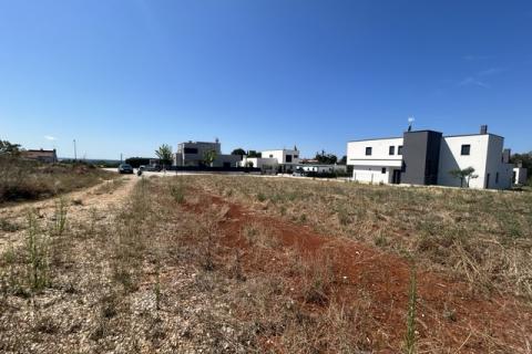 Kaštelir, lijepo građevinsko zemljište za gradnju vile sa bazenom ili dvojnice