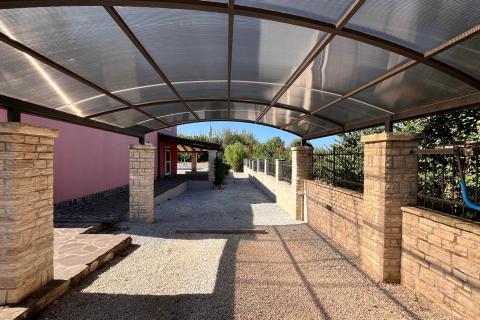 Istria, Visignano, casa con piscina + terreno edificabile