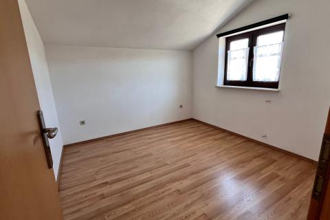 Istria, Visignano, casa con piscina + terreno edificabile